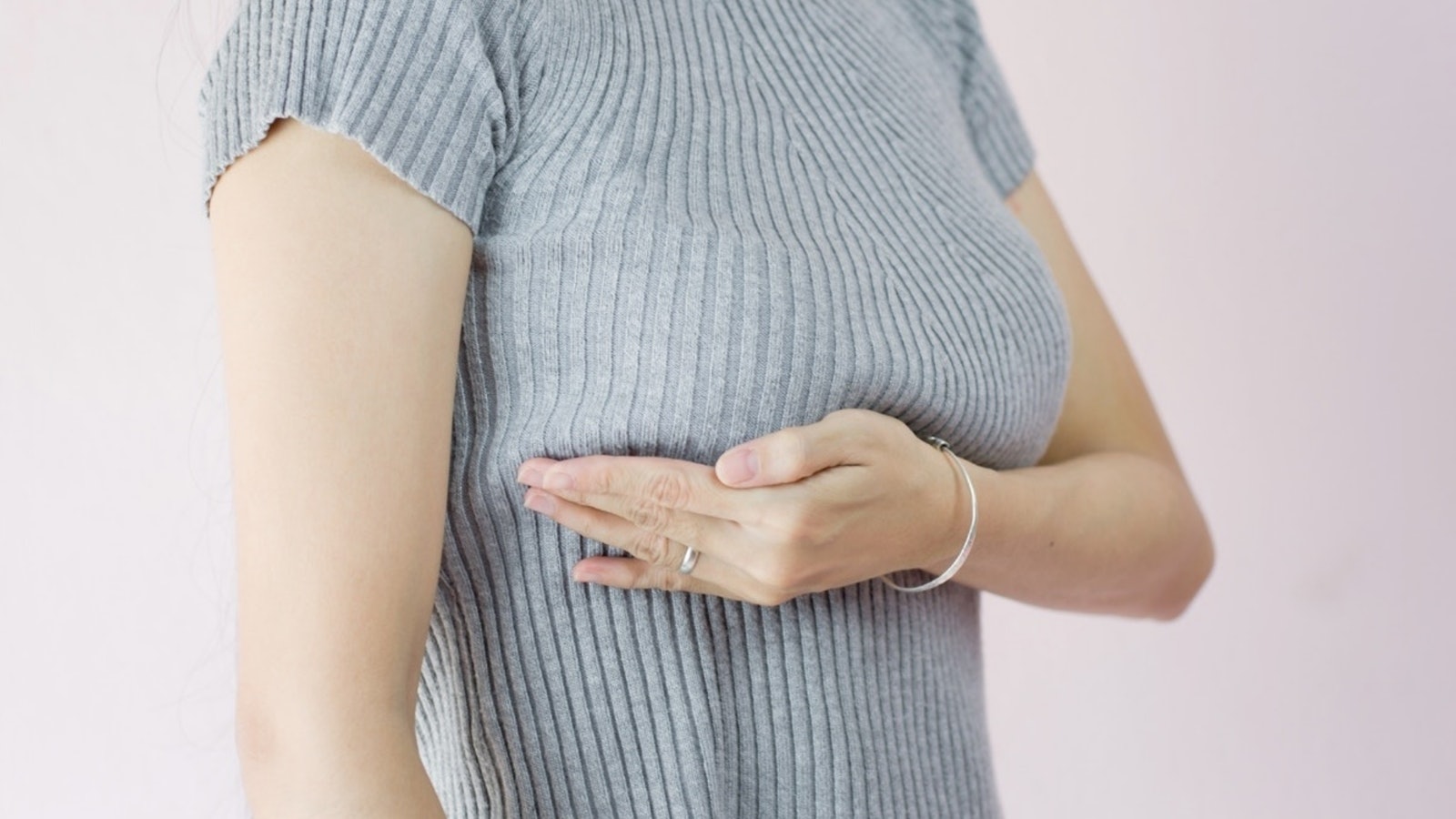 乳房形狀有異、現腫塊？　不同年齡層也要留意的變化